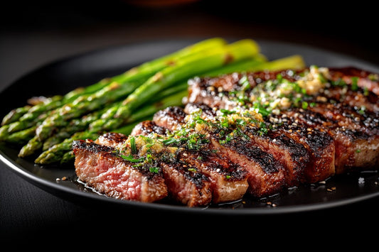 Wagyu Entrecôte / Rib Eye – Direkt gegrillt mit Miso-Butter & grünem Spargel